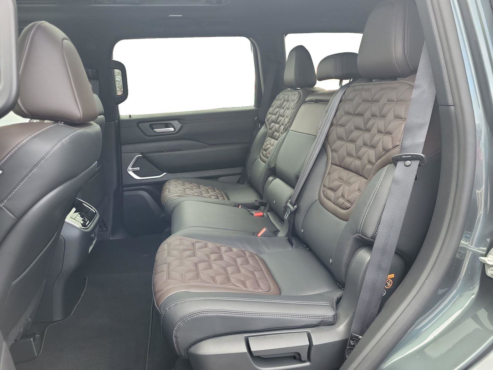 New 2026 Nissan Armada Platinum AWD/4WD image 21