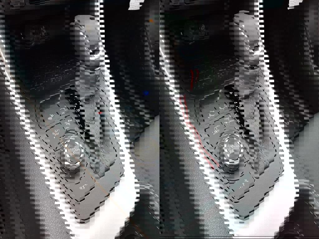 New 2025 Toyota RAV4 SE image 20