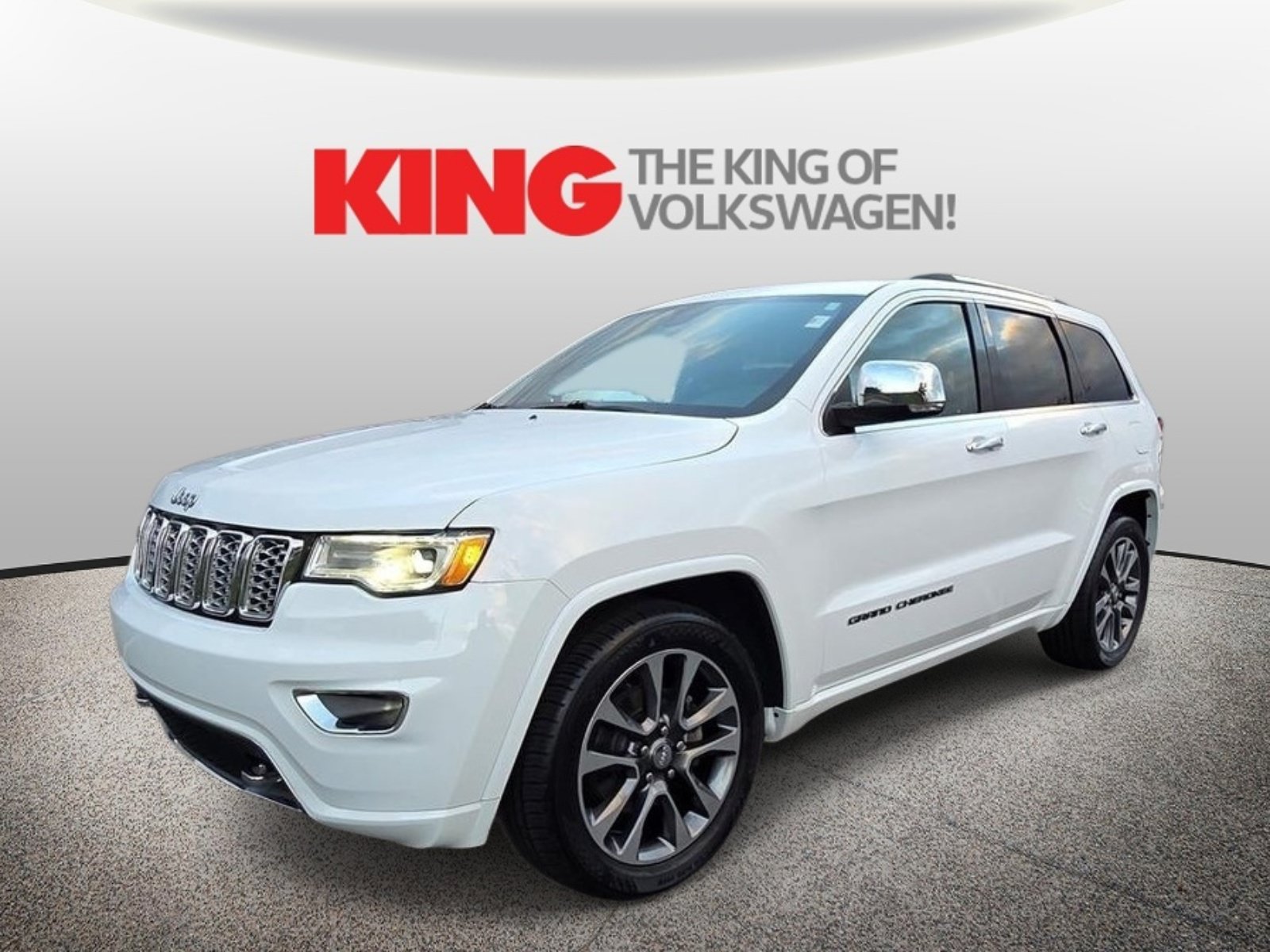 Used 2018 Jeep Grand Cherokee Overland AWD/4WD image 8