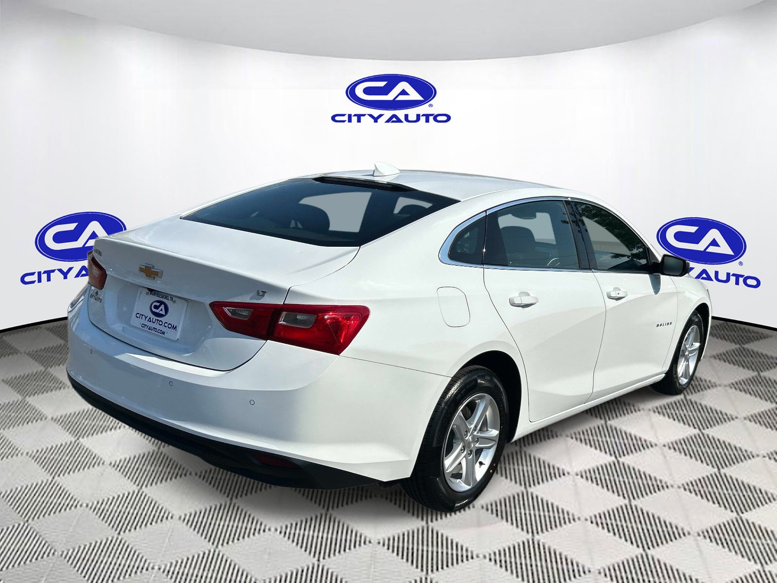 Used 2024 Chevrolet Malibu LT FWD image 3