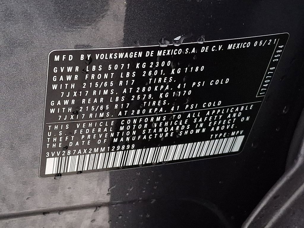 Used 2021 Volkswagen Tiguan SE w/ Panoramic Sunroof Package image 26