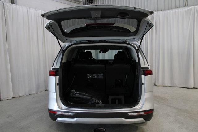 Used 2023 Kia Carnival LX FWD image 32