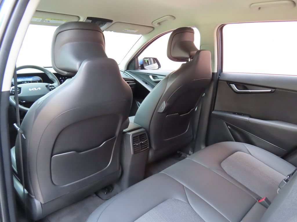 Certified 2024 Kia Niro Wind w/ Wind Preserve Package FWD image 29