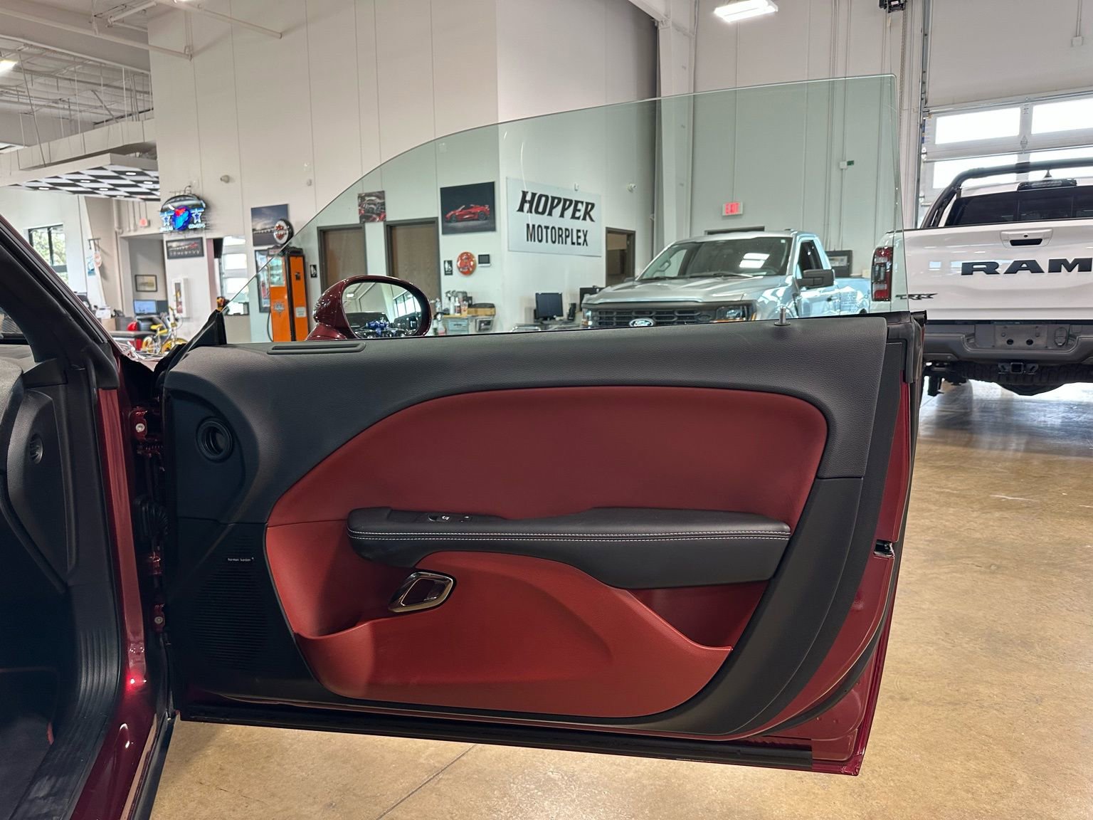 Used 2018 Dodge Challenger SRT Hellcat image 39