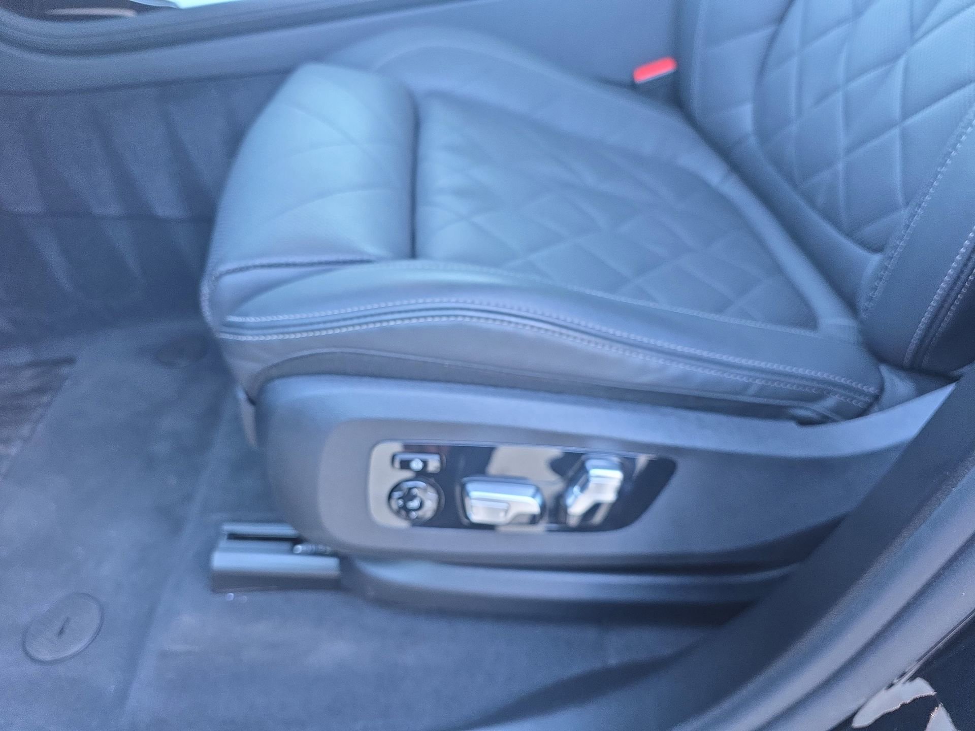 Used 2025 BMW X7 xDrive40i image 28