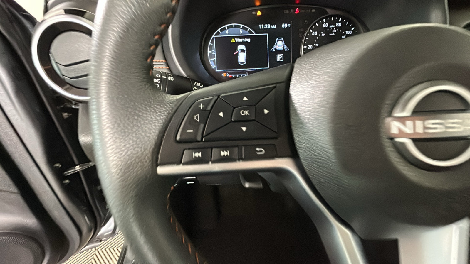 Used 2023 Nissan Kicks SR FWD image 17
