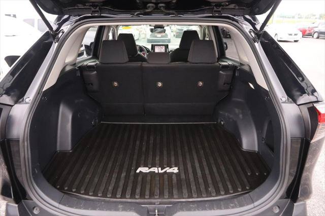 Certified 2022 Toyota RAV4 LE AWD/4WD image 7