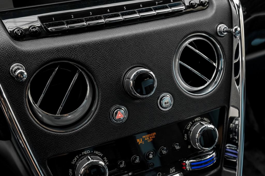 Used 2022 Rolls-Royce Cullinan w/ Cullinan Package image 26