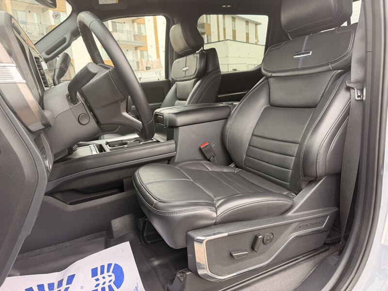 Used 2025 Ford F450 Platinum w/ FX4 Off-Road Package AWD/4WD image 22