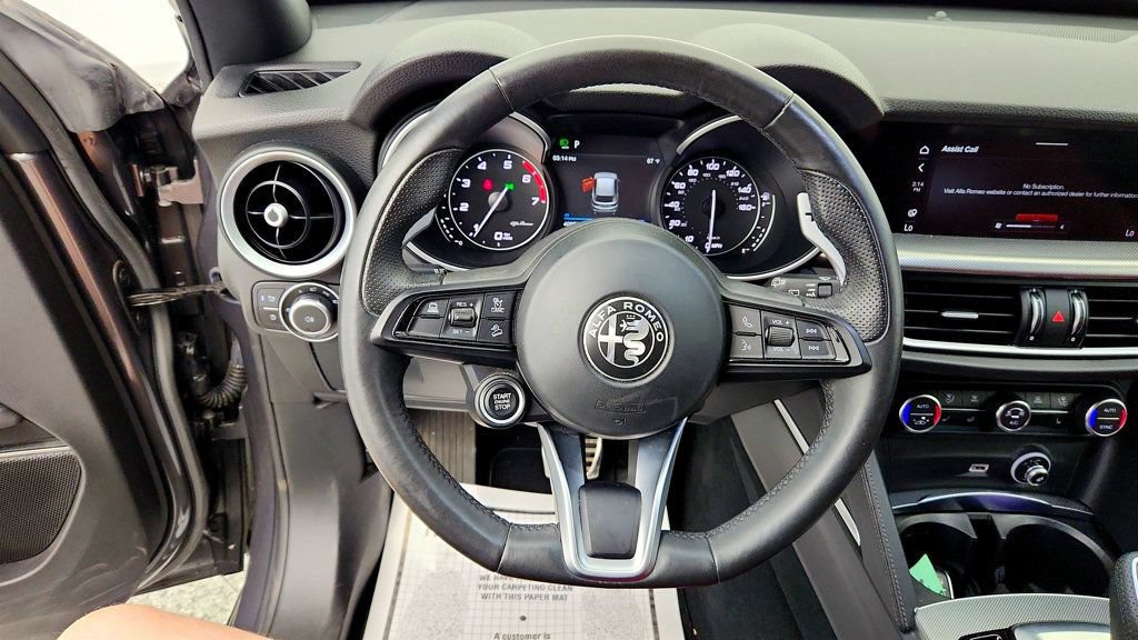 Used 2022 Alfa Romeo Stelvio Veloce AWD/4WD image 14