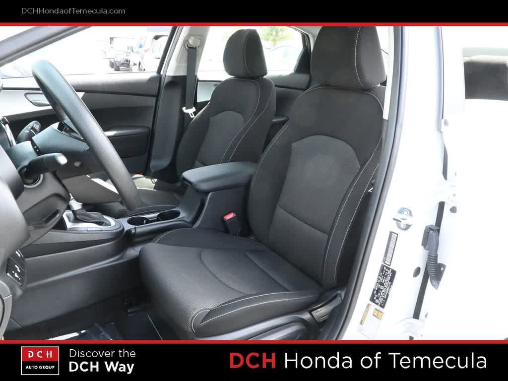 Used 2024 Kia Forte LXS w/ LXS Technology Package FWD image 19