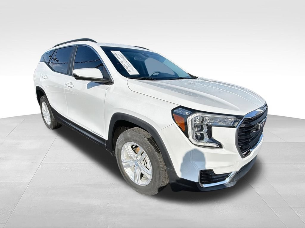 Used 2023 GMC Terrain SLE w/ Driver Convenience Package AWD/4WD image 3