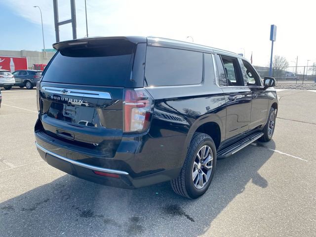 Used 2023 Chevrolet Suburban LT w/ LT Signature Plus Package image 17