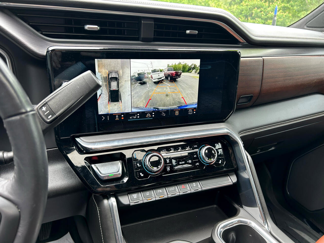 Used 2024 GMC Sierra 3500 Denali Ultimate image 16