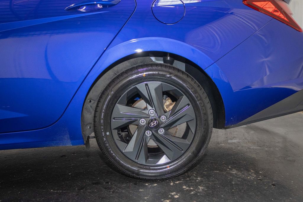 Used 2023 Hyundai Elantra SEL w/ Preferred Accessory Package image 8