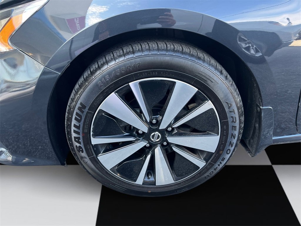 Used 2021 Nissan Altima 2.5 SV w/ SV Premium Package image 14