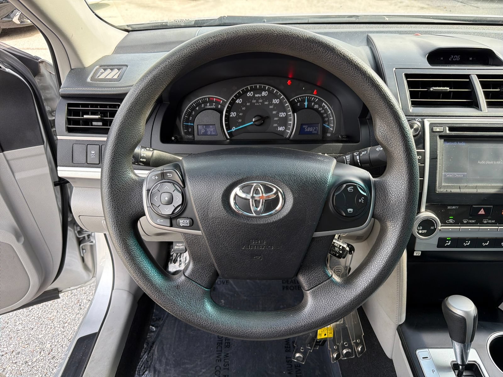 Used 2014 Toyota Camry LE FWD image 13