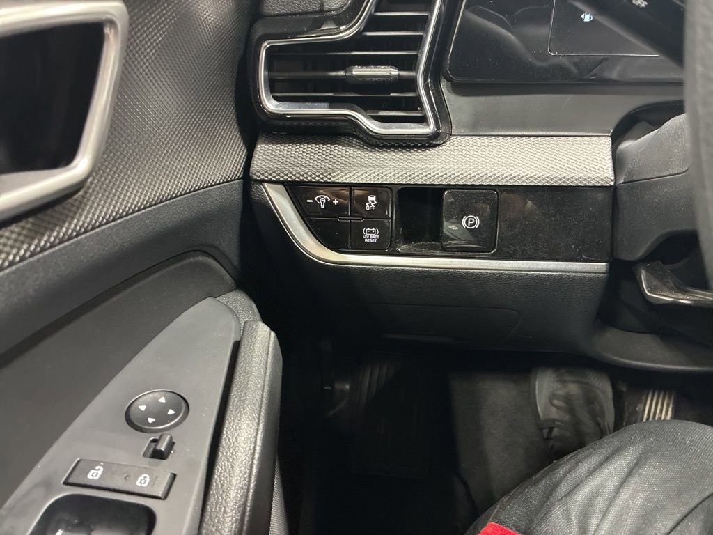 Certified 2023 Kia Sportage LX image 25
