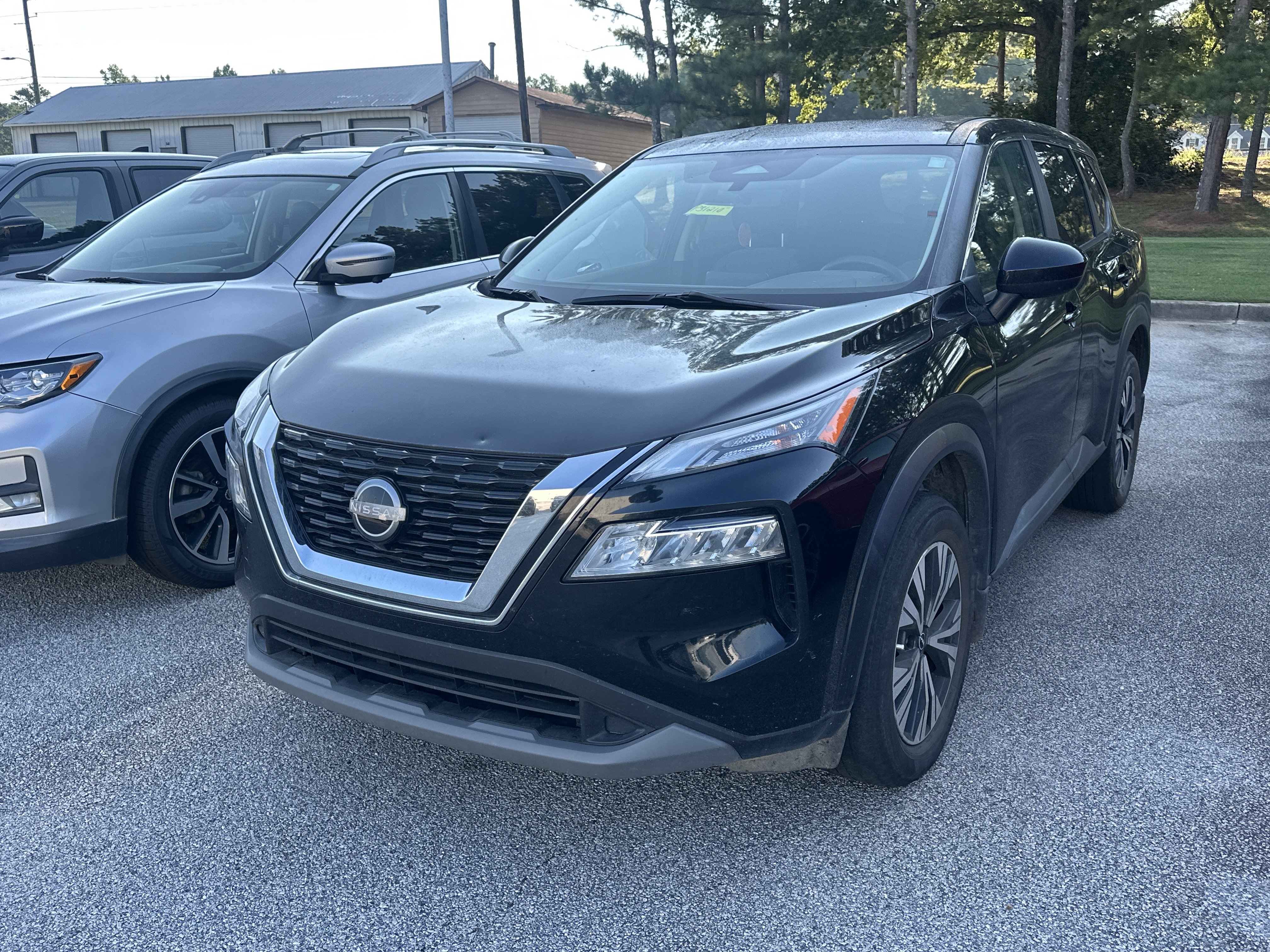 Used 2023 Nissan Rogue SV FWD image 1