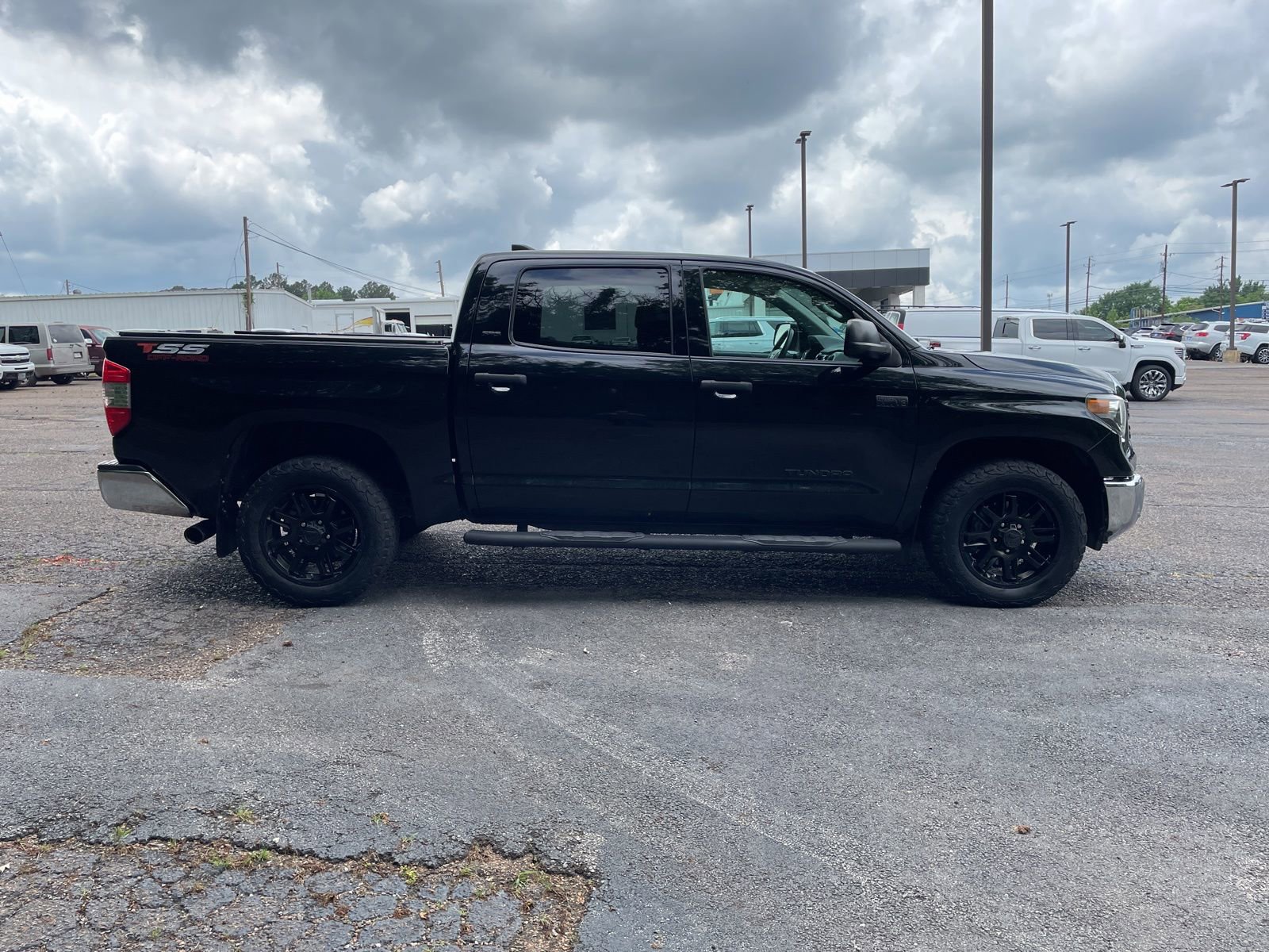 Used 2021 Toyota Tundra SR5 w/ SR5 Upgrade Package AWD/4WD image 6