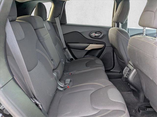 Used 2017 Jeep Cherokee Latitude w/ Cold Weather Group image 16