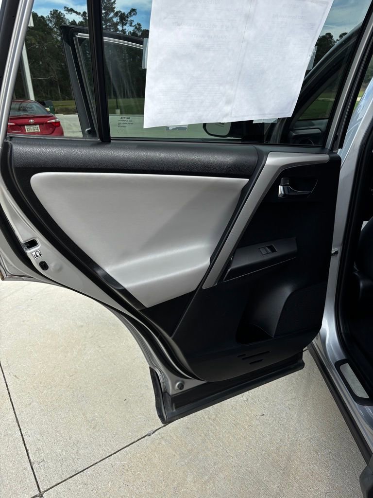 Used 2017 Toyota RAV4 XLE image 14