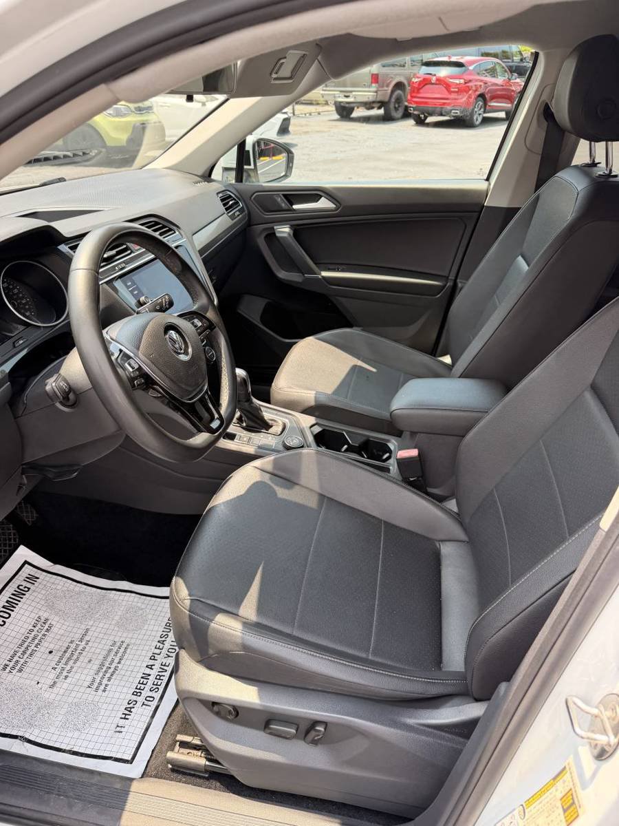 Used 2020 Volkswagen Tiguan SE AWD/4WD image 12
