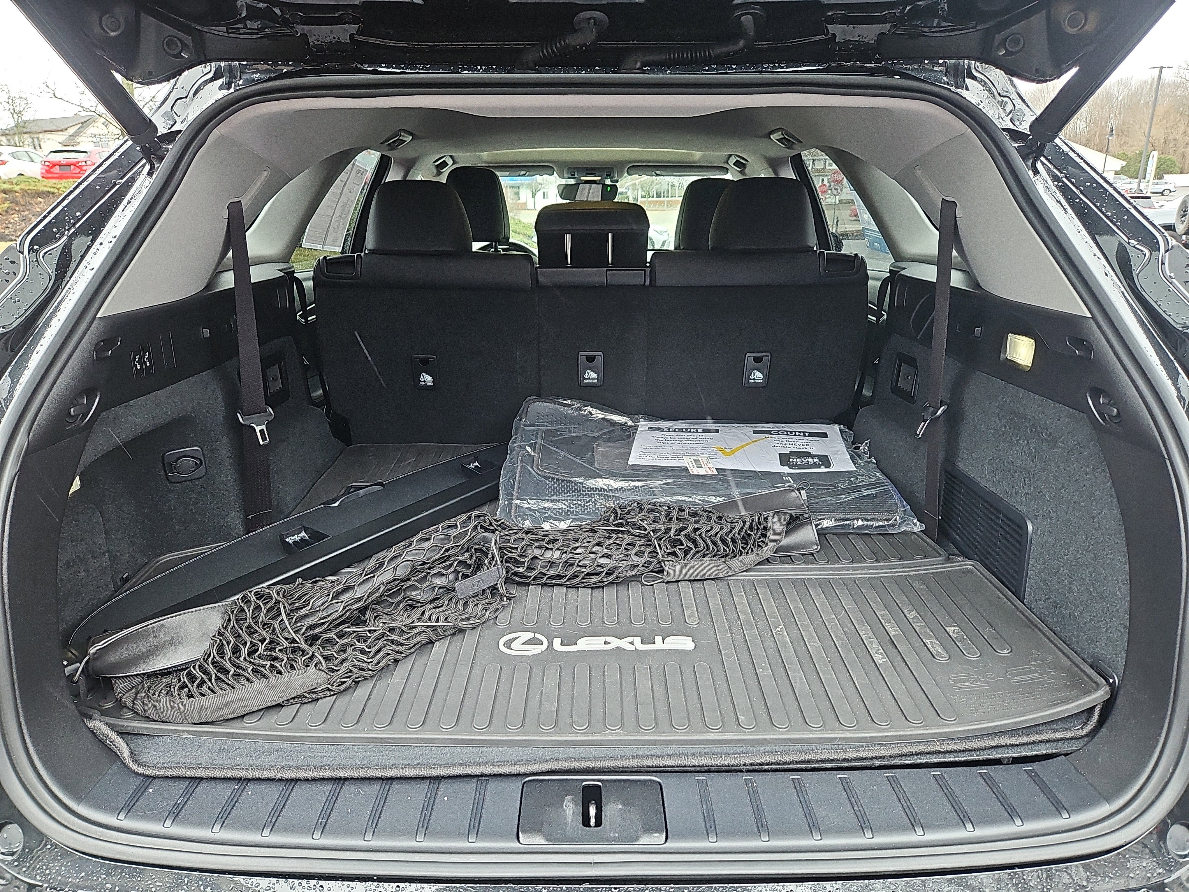 Used 2022 Lexus RX 350L Premium w/ Premium Package image 33