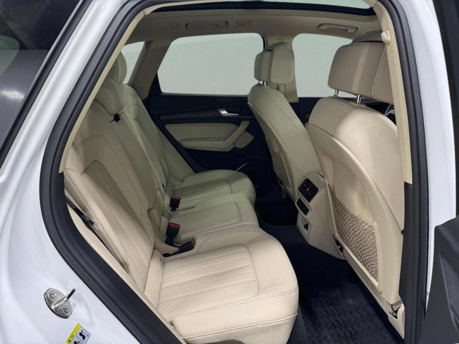 Used 2023 Audi Q5 2.0T Premium w/ Convenience Package image 9
