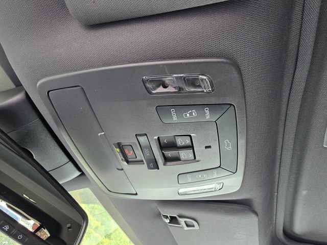 Used 2024 Toyota Sienna Platinum AWD/4WD image 35