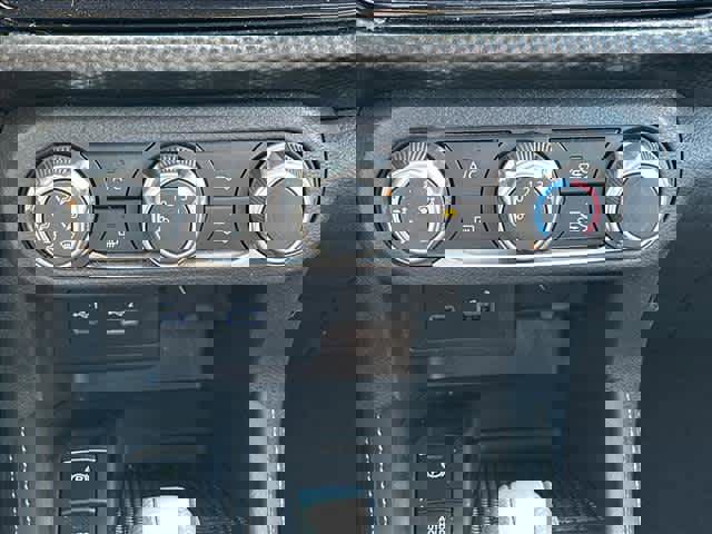 Used 2023 Nissan Kicks SV image 21