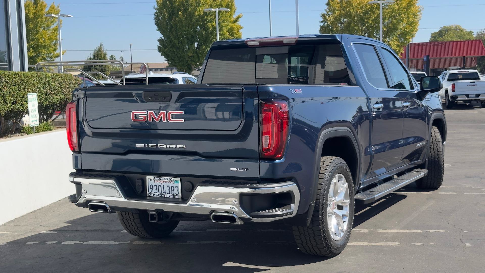 Used 2020 GMC Sierra 1500 SLT w/ SLT Premium Plus Package AWD/4WD image 5