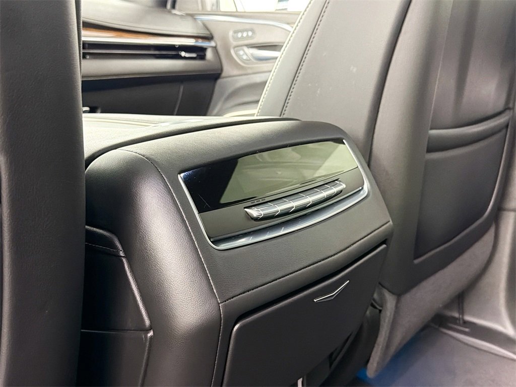 Used 2024 Cadillac Escalade Premium Luxury image 27