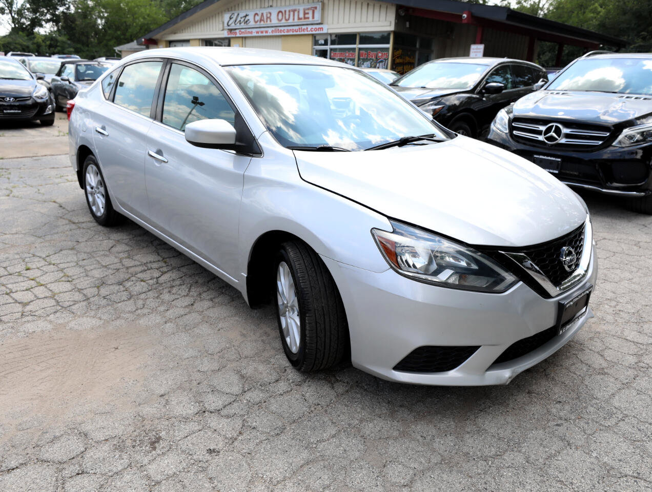 Used 2018 Nissan Sentra SV image 4