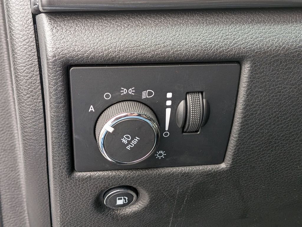 Used 2022 Jeep Grand Cherokee Laredo X image 27