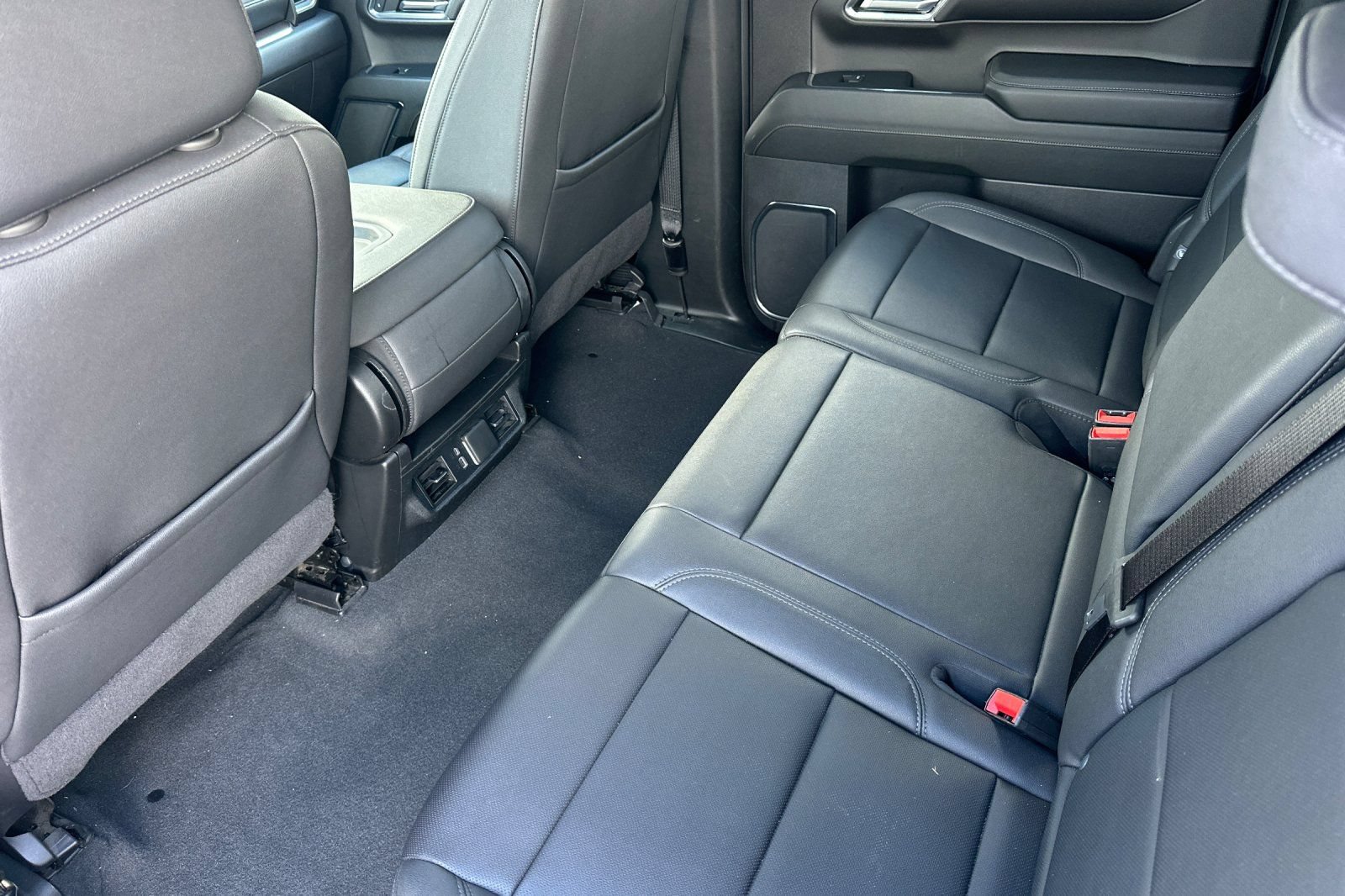 Used 2024 GMC Sierra 1500 SLT RWD image 13