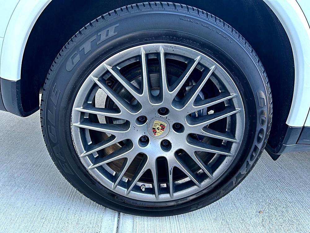 Used 2017 Porsche Cayenne Platinum Edition image 34