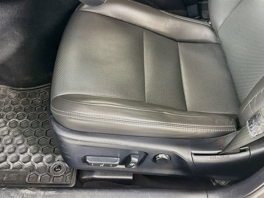 Used 2017 Lexus IS 300 AWD image 21