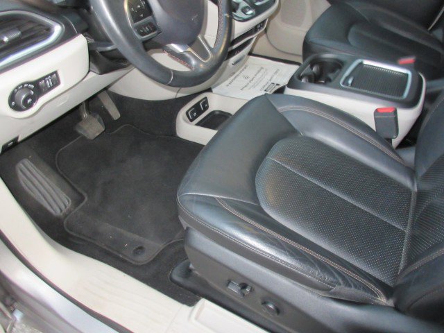 Used 2019 Chrysler Pacifica Touring-L Plus w/ Advanced Safetytec Group image 14