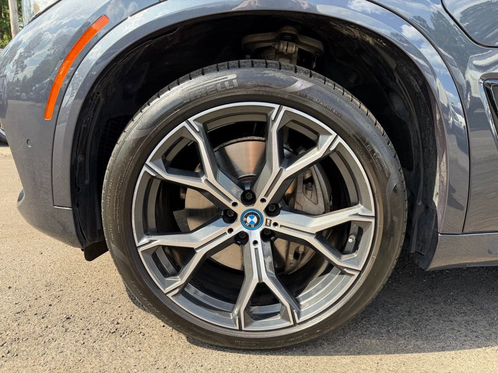 Used 2022 BMW X5 xDrive45e w/ M Sport Package AWD/4WD image 8