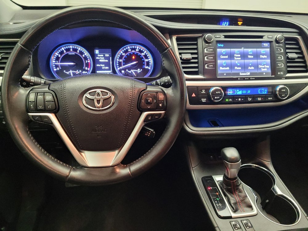 Used 2019 Toyota Highlander SE AWD/4WD image 22