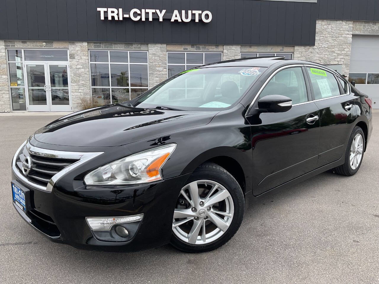 Used 2013 Nissan Altima 2.5 SL w/ Technology Pkg
