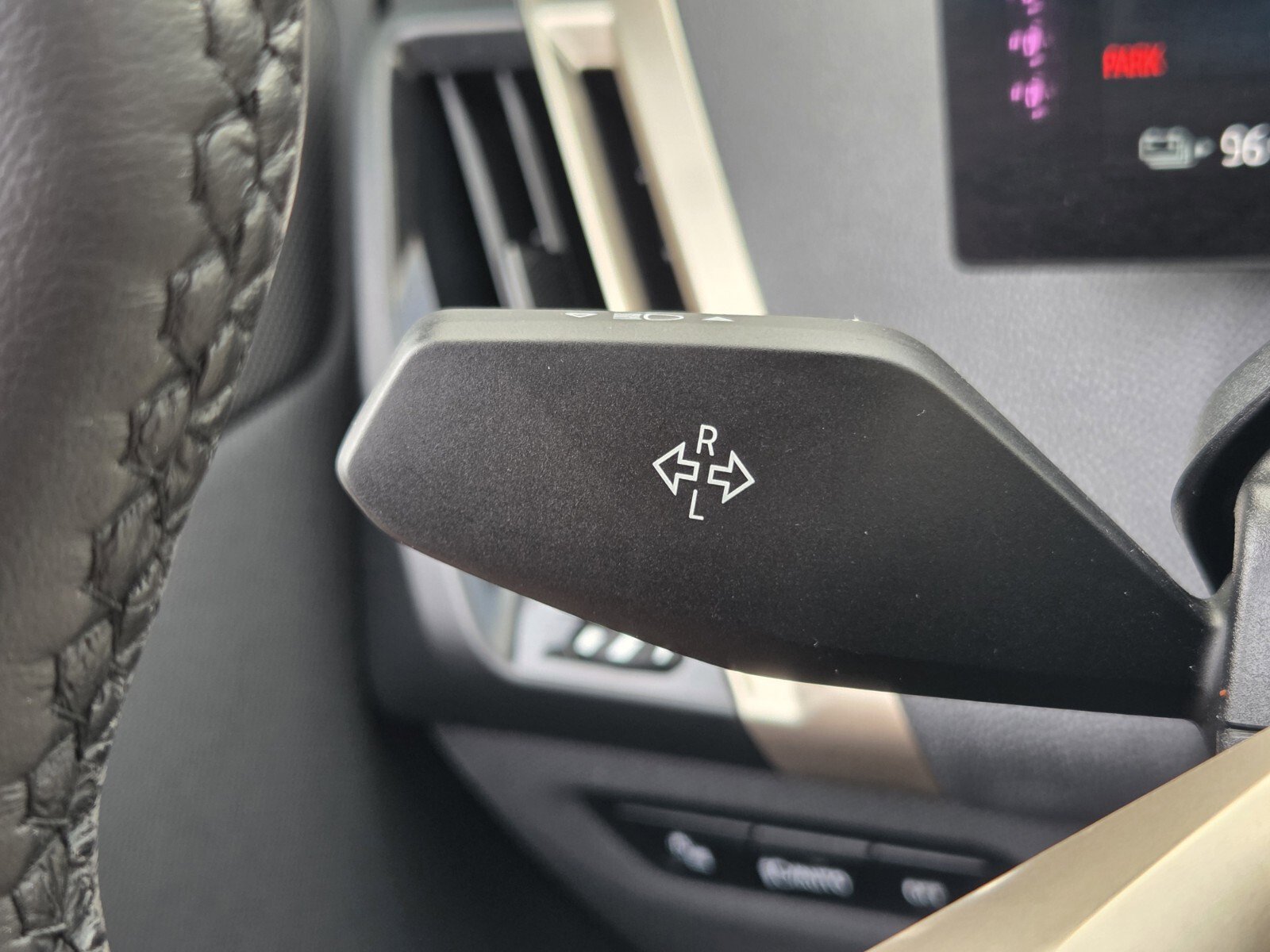 Used 2024 BMW iX xDrive50 w/ Premium Package image 29