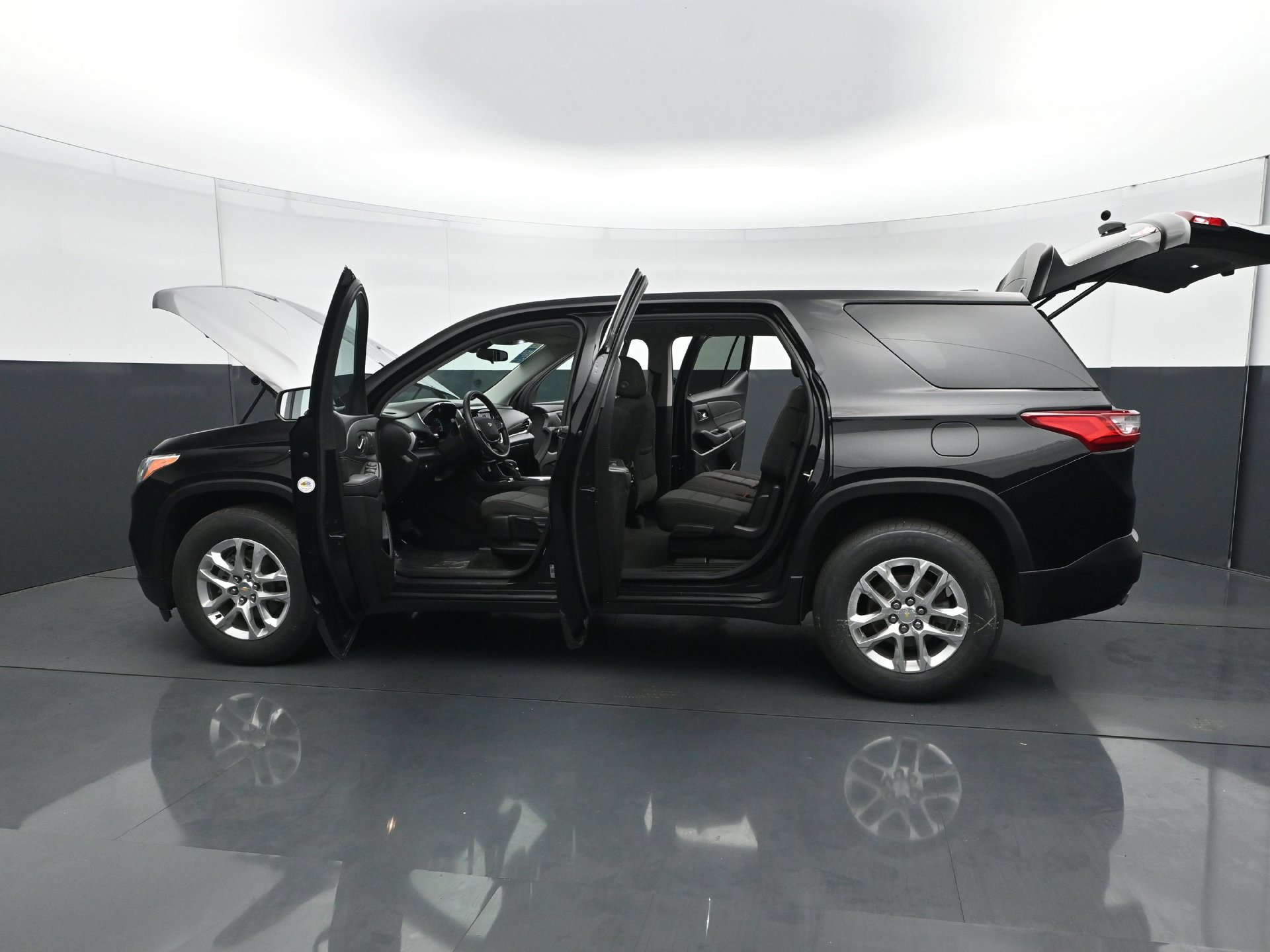Used 2021 Chevrolet Traverse LS AWD/4WD image 29