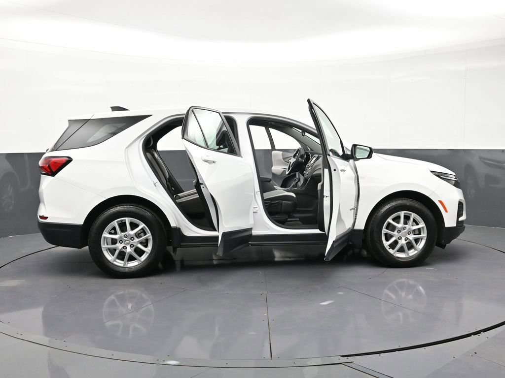 Used 2024 Chevrolet Equinox LS image 33