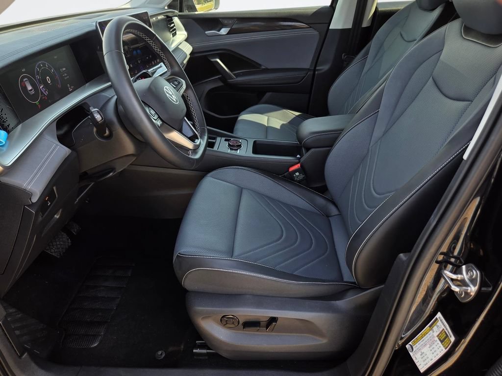 Used 2026 Volkswagen Tiguan SE FWD image 27
