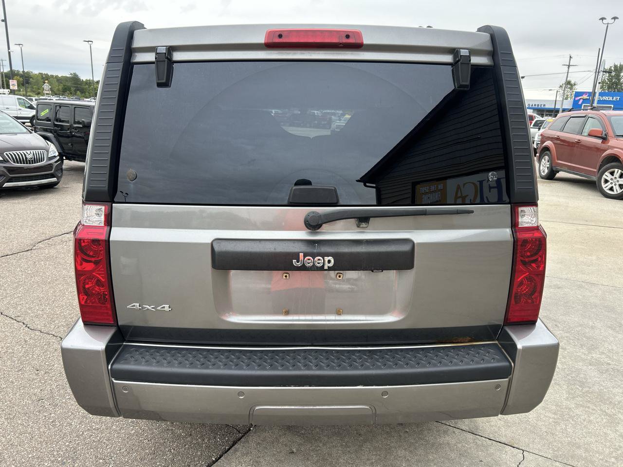 Used 2008 Jeep Commander Sport AWD/4WD image 6