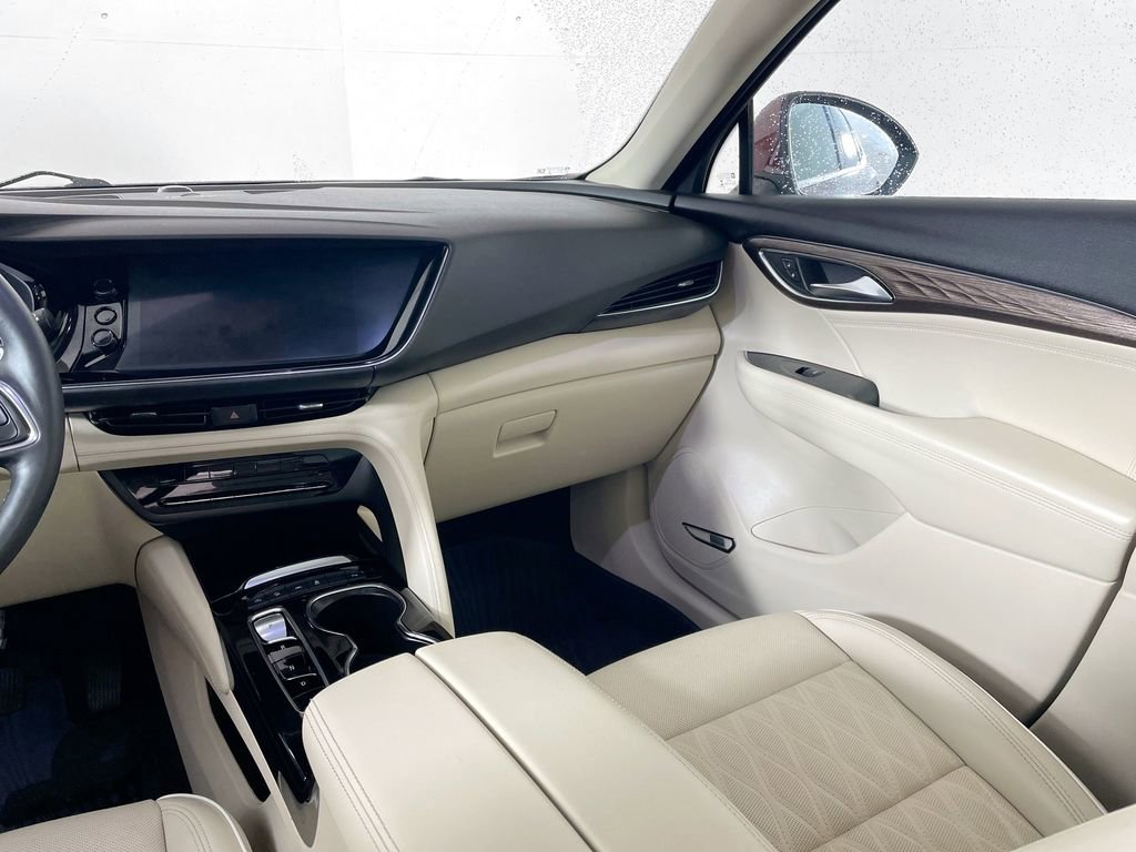 Used 2022 Buick Envision Avenir w/ Premium Seat Package image 37