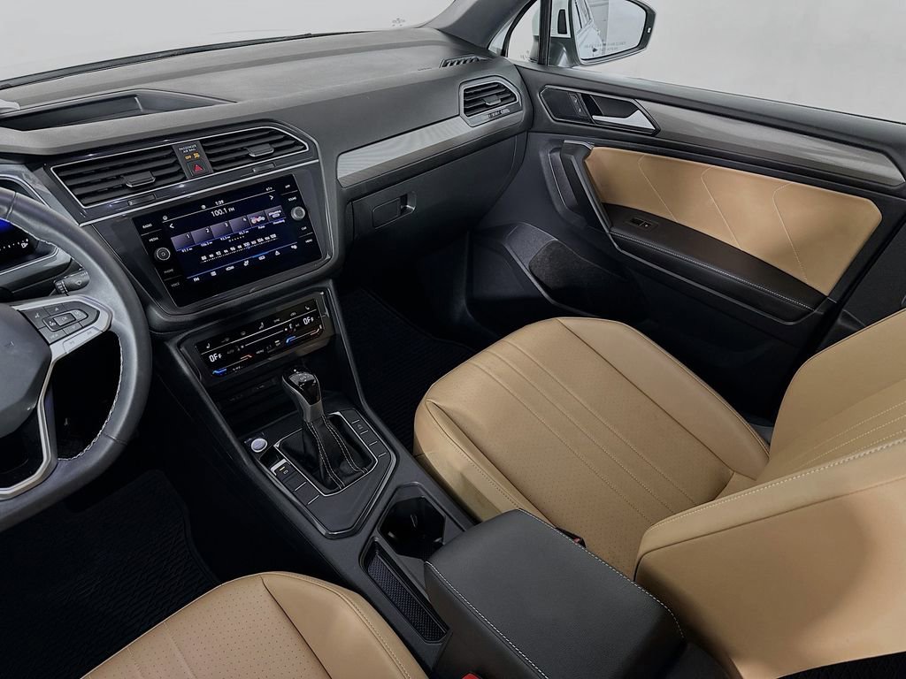 Used 2023 Volkswagen Tiguan SE image 24