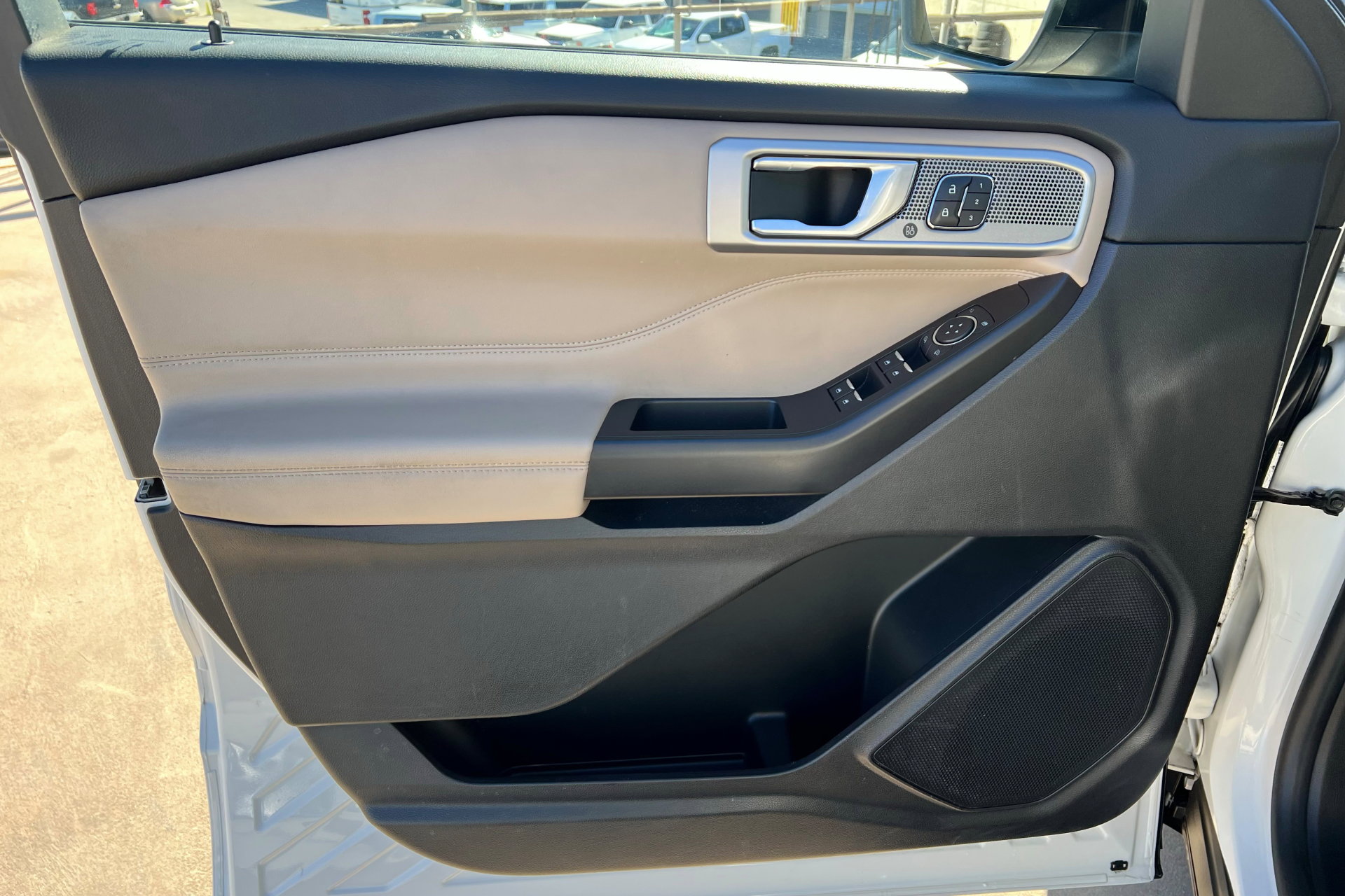 Used 2020 Ford Explorer Limited w/ Class III Trailer Tow Package image 14